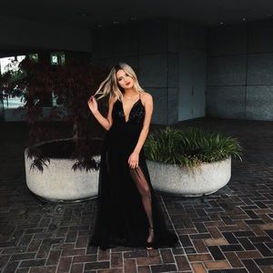 Beautiful / revealing going out dress